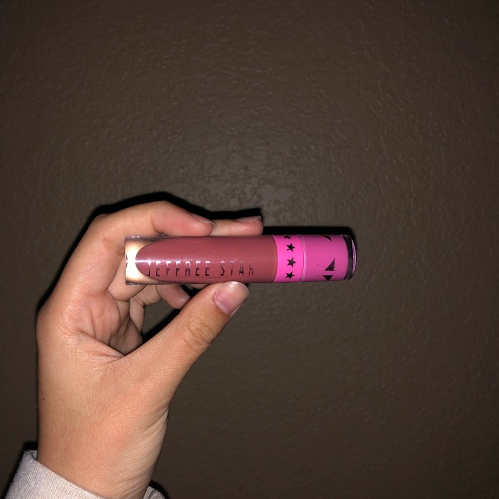 Jeffree Star liquid lipstick “Gemini”